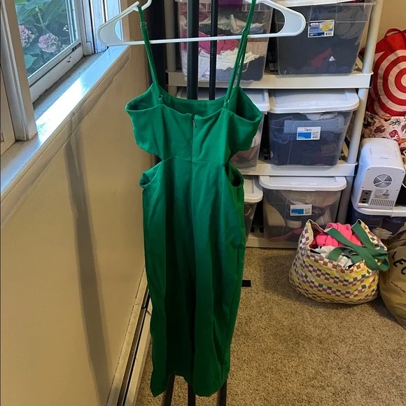 h:ours Vibrant Green Dress